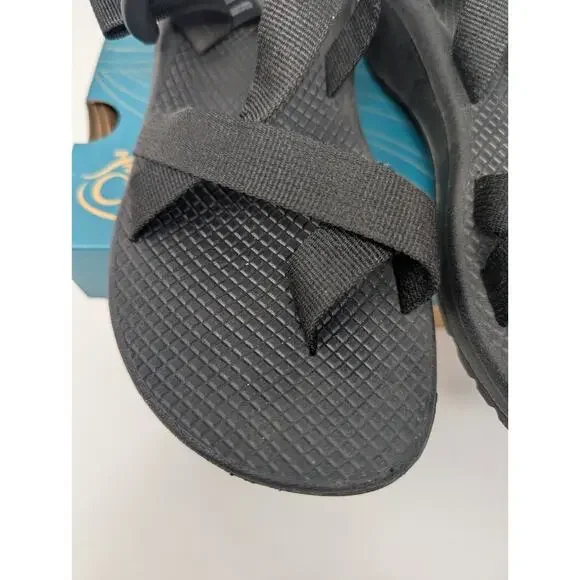 Chaco Womens Sz 7 Z Cloud 2 Sandals in Solid Black w/Box Gorpcore - Picture 2 of 9